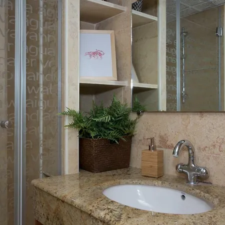 Apartment Singularstays El Ii *